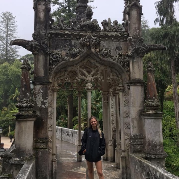 Meet your Posher, Alyana - Picture 6 of 6